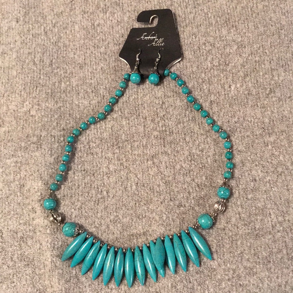 Necklace & earnings